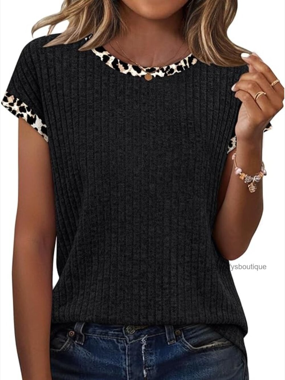 Womens Tops Short Sleeve Shirts Loose Fit Trendy Summer Outfits Dressy Casual